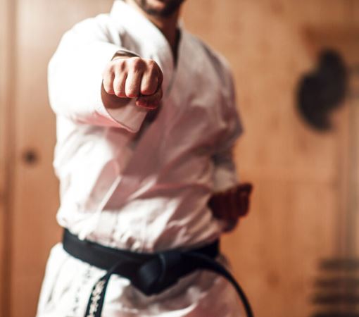 Ile zarabia zawodnik karate?