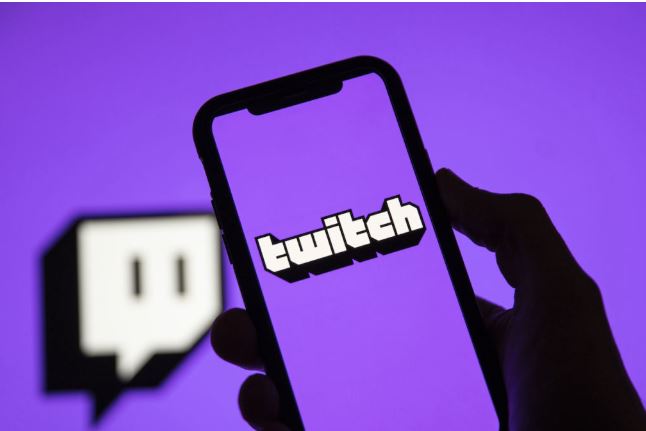 Ile zarabia streamer na Twitchu?
