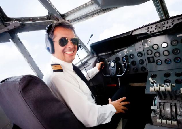 Ile zarabia pilot?